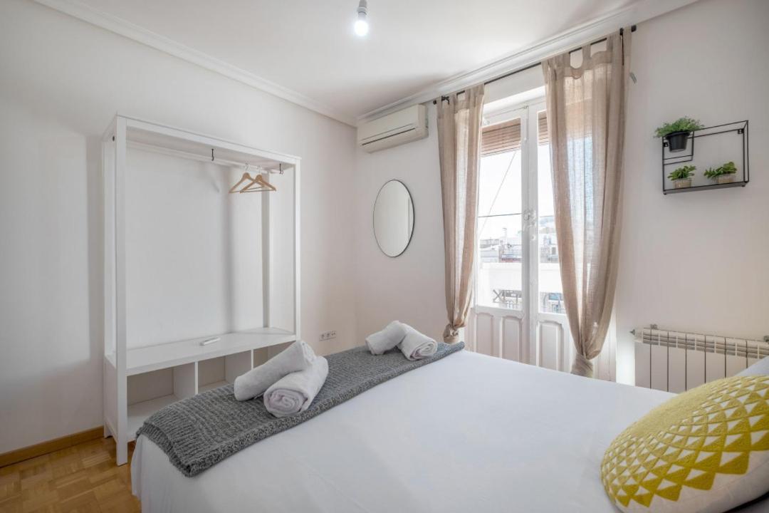 4 Bedrooms 2 Bathrooms Furnished - Salamanca - Bright - Mintystay Apartamento *